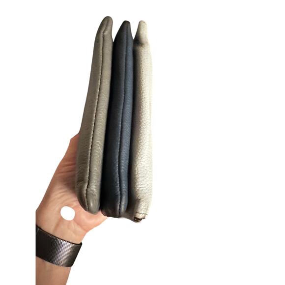 Coach Triple Pebble Zip Wallet Clutch Wristlet Blue Gray Women's EUC - Picture 9 of 10